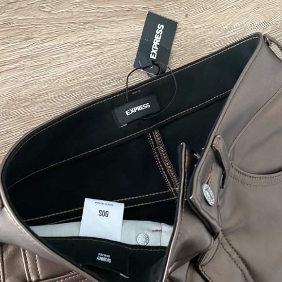 NWT Express metallic Jeans - Picture 3 of 3